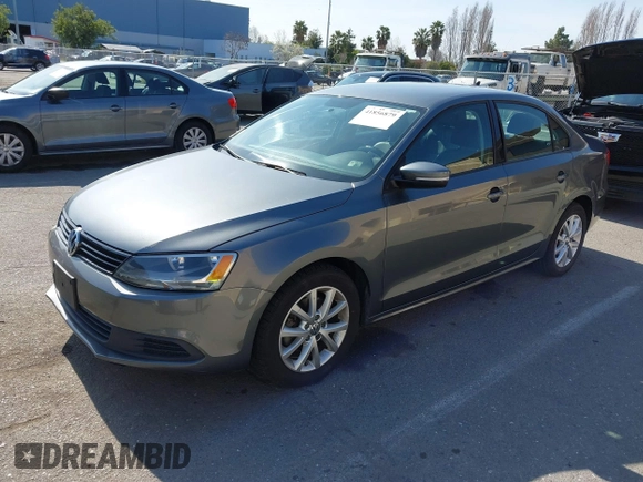 2011 Volkswagen Jetta SE с VIN 3VWDZ7AJ9BM395509, выставлен на аукционе IAAI как лот 41856879 с пробегом 126 169 миль миль и . История ставок и продаж доступна на DreamBid. Изображение 2.