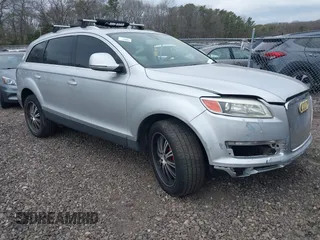 2008 Audi Q7 4.2L Premium with VIN WA1BV74L28D054633, listed as a IAAI auction lot 42026140 with 999,999 mi miles. Bid and sale history available at carsss.com. Image 1.
