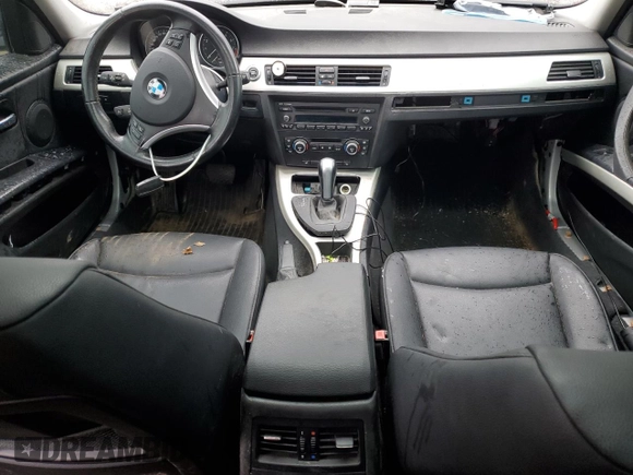2008 BMW 3 Series 335i z VIN WBAVB73598KY62632, wystawiony jako Copart lot #50238765 z przebiegiem Nie podano mil oraz Nie do naprawy • Non repairable. Historia ofert i sprzedaży dostępna na DreamBid. Obrazek 8.