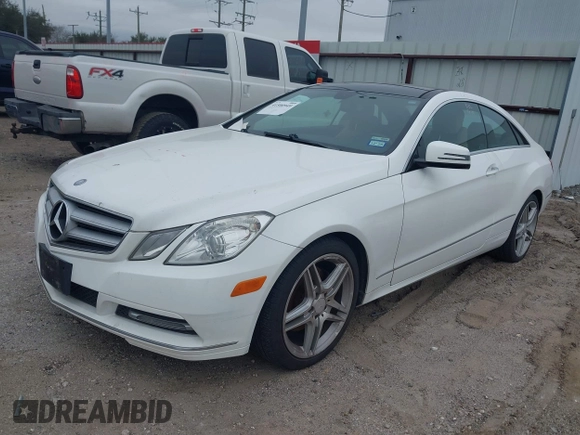 2013 Mercedes-Benz E-Class E 350 with VIN WDDKJ8JB8DF214490, listed as a IAAI auction lot 41500949 with 156,566 mi miles. Bid and sale history available at carsss.com. Image 17.
