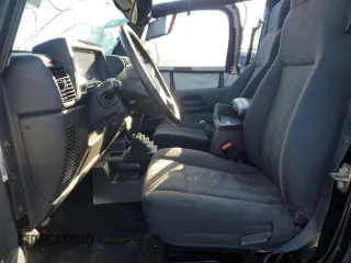 2004 Jeep Wrangler Rubicon with VIN 1J4FA69S74P785297, listed as a Copart auction lot 47332944 with 61,323 mi miles and Salvage Title. Bid and sale history available at carsss.com. Image 7.
