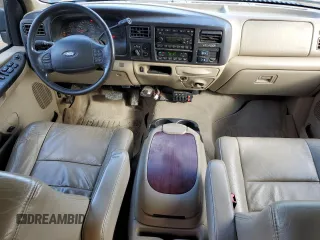 2005 Ford Excursion Limited with VIN 1FMNU43S25EB45643, listed as a Copart auction lot 44192835 with 153,622 mi miles and Salvage title. Bid and sale history available at DreamBid. Image 8.