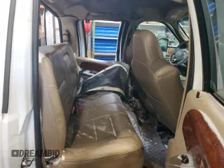 2003 Ford F-350 XL z VIN 1FTSW31P53EC80249, wystawiony jako Copart lot #88161075 z przebiegiem Nie podano mil oraz Nie do naprawy • Non repairable. Historia ofert i sprzedaży dostępna na DreamBid. Obrazek 10.