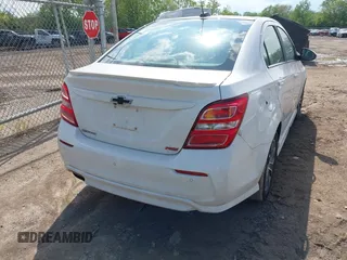 2019 Chevrolet Sonic LT z VIN 1G1JD5SB1K4148053, wystawiony jako IAAI lot #42264914 z przebiegiem 31 333 mil mil oraz . Historia ofert i sprzedaży dostępna na DreamBid. Obrazek 4.