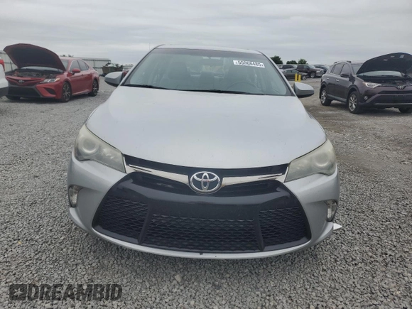 2015 Toyota Camry XLE z VIN 4T1BF1FK2FU043676, wystawiony jako Copart lot #55068485 z przebiegiem 120 629 mil mil oraz Szkoda całkowita • Salvage title. Historia ofert i sprzedaży dostępna na DreamBid. Obrazek 5.