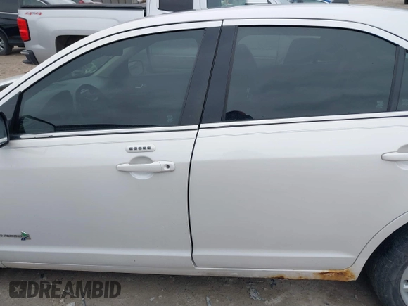2011 Ford Fusion Hybrid with VIN 3FADP0L31BR316647, listed as a IAAI auction lot 41730126 with 162,354 mi miles. Bid and sale history available at carsss.com. Image 14.
