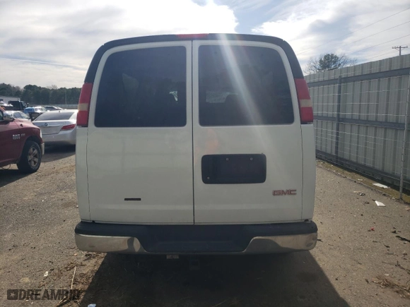 2006 GMC Savana Passenger with VIN 1GJHG39U361217804, listed as a Copart auction lot 46652945 with NaN miles and Salvage Title. Bid and sale history available at carsss.com. Image 6.