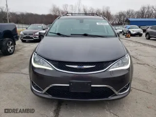 2018 Chrysler Pacifica Limited with VIN 2C4RC1GG3JR310786, listed as a Copart auction lot 43539855 with 149,793 mi miles and Salvage Title. Bid and sale history available at carsss.com. Image 5.