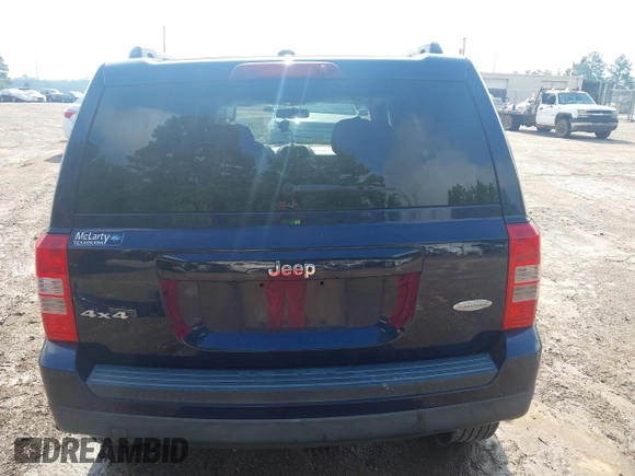 2016 Jeep Patriot Latitude with VIN 1C4NJRFB0GD608488, listed as a IAAI auction lot 42427746 with 88,325 mi miles and . Bid and sale history available at DreamBid. Image 17.