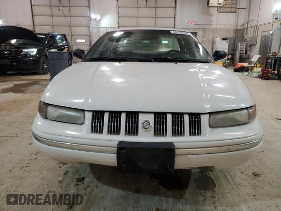 1996 Chrysler Concorde z VIN 2C3HD56T1TH228499, wystawiony jako Copart lot #44193055 z przebiegiem 189 282 mil mil oraz Tytuł czysty. Historia ofert i sprzedaży dostępna na DreamBid. Obrazek 5.
