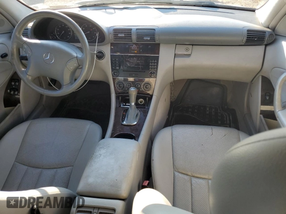 2005 Mercedes-Benz C 240 z VIN WDBRH61J55F630478, wystawiony jako Copart lot #74171434 z przebiegiem 195 858 mil mil oraz Szkoda całkowita • Salvage title. Historia ofert i sprzedaży dostępna na DreamBid. Obrazek 8.