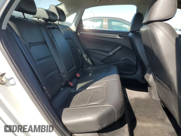 2018 Volkswagen Passat S z VIN 1VWAA7A32JC003739, wystawiony jako Copart lot #54166125 z przebiegiem 74 957 mil mil oraz Szkoda całkowita • Salvage title. Historia ofert i sprzedaży dostępna na DreamBid. Obrazek 10.