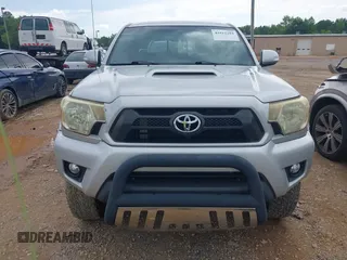 2012 Toyota Tacoma with VIN 3TMMU4FN2CM046933, listed as a IAAI auction lot 42512293 with 221,714 mi miles and . Bid and sale history available at DreamBid. Image 12.