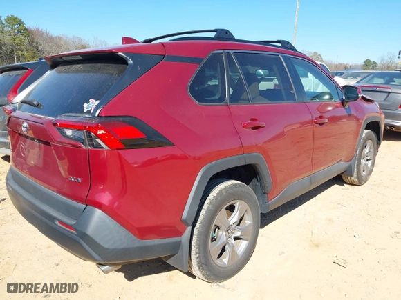 2022 Toyota RAV4 XLE with VIN 2T3W1RFV9NW186218, listed as a IAAI auction lot 41656275 with 27,400 mi miles. Bid and sale history available at carsss.com. Image 4.