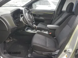 2018 Mitsubishi Outlander ES z VIN JA4AZ3A37JZ049398, wystawiony jako Copart lot #57813585 z przebiegiem 52 946 mil mil oraz Szkoda całkowita • Salvage title. Historia ofert i sprzedaży dostępna na DreamBid. Obrazek 7.