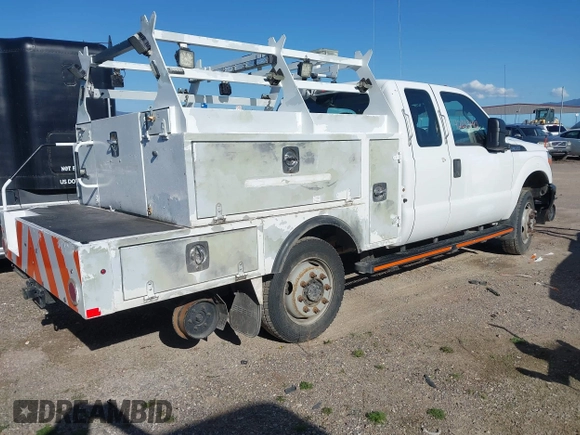2015 Ford F-250 XLT z VIN 1FT7X2B65FEB83608, wystawiony jako IAAI lot #42013192 z przebiegiem 285 266 mil mil oraz . Historia ofert i sprzedaży dostępna na DreamBid. Obrazek 4.