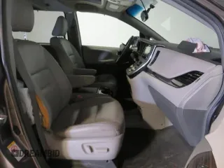 2018 Toyota Sienna XLE Auto Access Seat with VIN 5TDYZ3DC3JS921237, listed as a Copart auction lot 48207645 with 58,821 mi miles and Salvage Title. Bid and sale history available at carsss.com. Image 5.