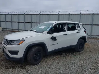 2020 Jeep Compass Sport z VIN 3C4NJCAB9LT218479, wystawiony jako IAAI lot #41533257 z przebiegiem 119 963 mil mil oraz . Historia ofert i sprzedaży dostępna na DreamBid. Obrazek 6.