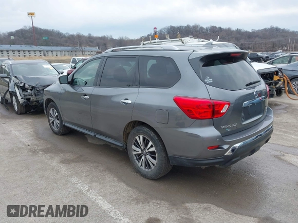 2019 Nissan Pathfinder S z VIN 5N1DR2MM7KC593207, wystawiony jako IAAI lot #41639401 z przebiegiem 71 494 mil mil oraz . Historia ofert i sprzedaży dostępna na DreamBid. Obrazek 3.