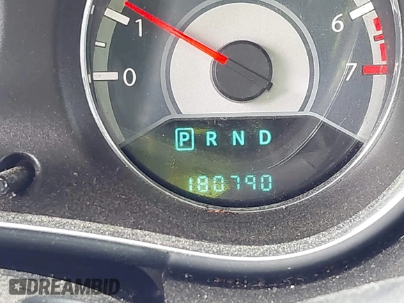 2014 Chrysler 200 LX z VIN 1C3CCBAG3EN103701, wystawiony jako IAAI lot #42269347 z przebiegiem 180 790 mil mil oraz . Historia ofert i sprzedaży dostępna na DreamBid. Obrazek 12.