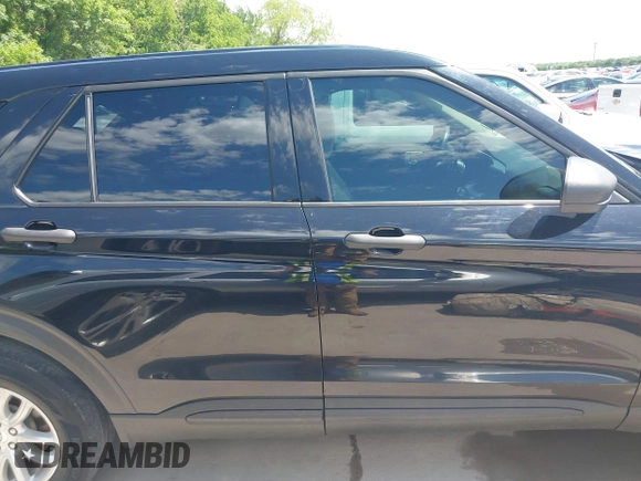 2021 Ford Explorer with VIN 1FMSK8BH0MGA04305, listed as a IAAI auction lot 42082051 with 70,858 mi miles. Bid and sale history available at carsss.com. Image 13.