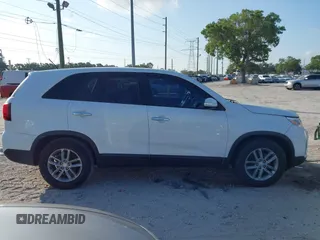2015 Kia Sorento LX with VIN 5XYKT3A69FG575172, listed as a IAAI auction lot 42151412 with 161,823 mi miles and . Bid and sale history available at carsss.com. Image 13.