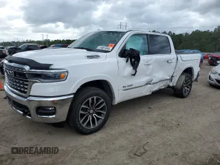 2025 Ram 1500 Limited z VIN 1C6SRFHPXSN582690, wystawiony jako Copart lot #51601045 z przebiegiem Nie podano mil oraz Szkoda całkowita • Salvage title. Historia ofert i sprzedaży dostępna na DreamBid. Obrazek 1.