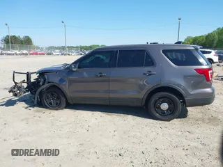 2017 Ford Police Interceptor Utility z VIN 1FM5K8ARXHGC56544, wystawiony jako IAAI lot #41975462 z przebiegiem 183 151 mil mil oraz . Historia ofert i sprzedaży dostępna na DreamBid. Obrazek 14.