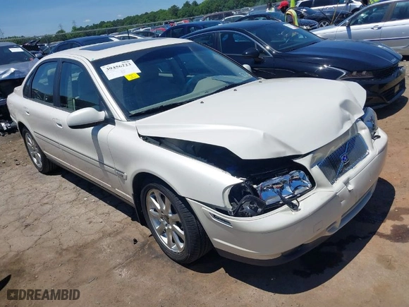 2003 Volvo S80 with VIN YV1TS91Z031304253, listed as a IAAI auction lot 39456223 with 62,592 mi miles. Bid and sale history available at carsss.com. Image 1.