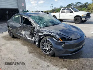 2024 Tesla Model 3 z VIN 5YJ3E1EA7RF726152, wystawiony jako Copart lot #58385925 z przebiegiem 10 892 mil mil oraz Nie do naprawy. Historia ofert i sprzedaży dostępna na DreamBid. Obrazek 4.