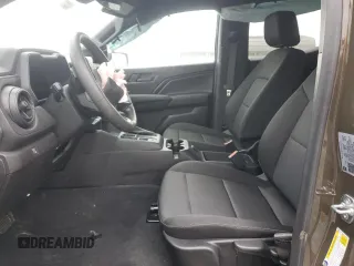 2024 Chevrolet Colorado 2WD Work Truck with VIN 1GCGSBEC9R1125304, listed as a Copart auction lot 49949815 with 6,395 mi miles and Clean title. Bid and sale history available at DreamBid. Image 7.