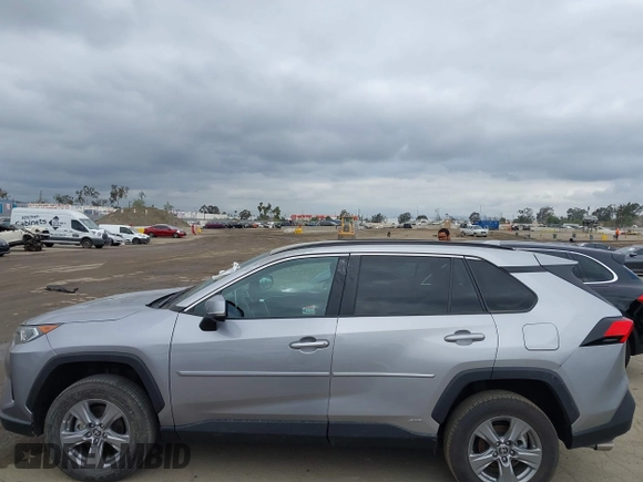 2023 Toyota RAV4 Hybrid LE with VIN 4T3MWRFVXPU086012, listed as a IAAI auction lot 42077859 with 1,140 mi miles. Bid and sale history available at carsss.com. Image 14.