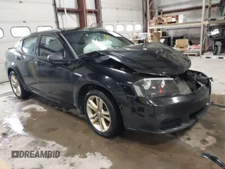 2014 Dodge Avenger SE z VIN 1C3CDZABXEN110977, wystawiony jako IAAI lot #41954638 z przebiegiem 206 912 mil mil oraz . Historia ofert i sprzedaży dostępna na DreamBid. Obrazek 1.