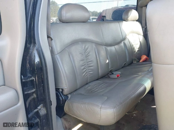 2002 GMC Sierra 1500 SLE with VIN 2GTEC19T321252686, listed as a IAAI auction lot 41355583 with 245,122 mi miles. Bid and sale history available at carsss.com. Image 8.