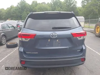 2018 Toyota Highlander LE with VIN 5TDBZRFH8JS875311, listed as a IAAI auction lot 42673189 with 180,025 mi miles and . Bid and sale history available at DreamBid. Image 16.