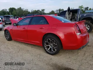 2015 Chrysler 300 S z VIN 2C3CCABT5FH743408, wystawiony jako Copart lot #62085374 z przebiegiem Nie podano mil oraz Szkoda całkowita • Salvage title. Historia ofert i sprzedaży dostępna na DreamBid. Obrazek 2.