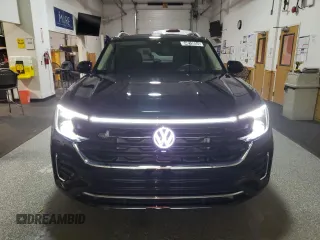 2024 Volkswagen Atlas SEL Premium R-Line with VIN 1V2FR2CA6RC506944, listed as a Copart auction lot 84018054 with 5,616 mi miles and Clean title. Bid and sale history available at DreamBid. Image 5.