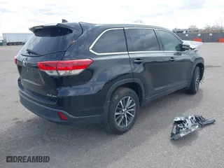 2019 Toyota Highlander SE with VIN 5TDJZRFH4KS936151, listed as a IAAI auction lot 41821882 with 1 mi miles. Bid and sale history available at carsss.com. Image 4.