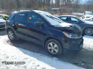 2022 Chevrolet Trax LT with VIN KL7CJPSM2NB567855, listed as a IAAI auction lot 41242877 with 87,001 mi miles. Bid and sale history available at carsss.com. Image 1.