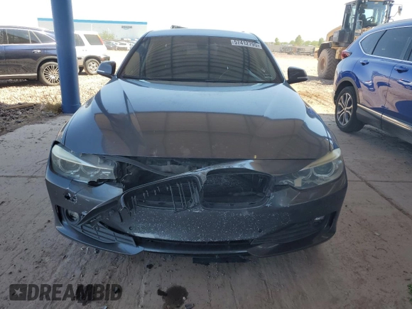2013 BMW 3 Series 320i xDrive с VIN WBA3C3C50DF982044, выставлен на аукционе Copart как лот 57412795 с пробегом 136 085 миль миль и Списание • Salvage title. История ставок и продаж доступна на DreamBid. Изображение 5.