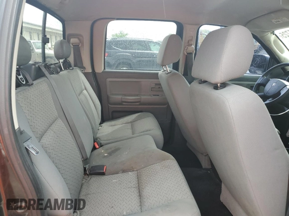 2008 Dodge Dakota SXT z VIN 1D7HW38K28S592709, wystawiony jako Copart lot #55326725 z przebiegiem 193 137 mil mil oraz Szkoda całkowita • Salvage title. Historia ofert i sprzedaży dostępna na DreamBid. Obrazek 11.
