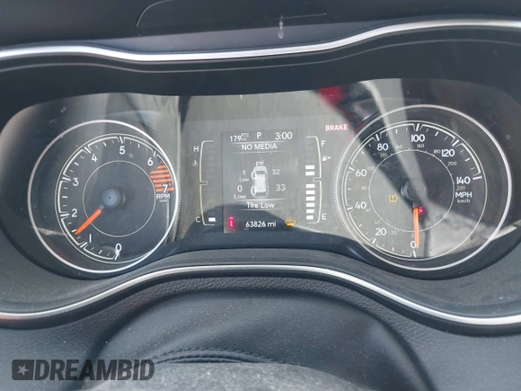 2020 Jeep Cherokee Latitude Plus z VIN 1C4PJLLB9LD605920, wystawiony jako IAAI lot #41905767 z przebiegiem 63 826 mil mil oraz . Historia ofert i sprzedaży dostępna na DreamBid. Obrazek 7.
