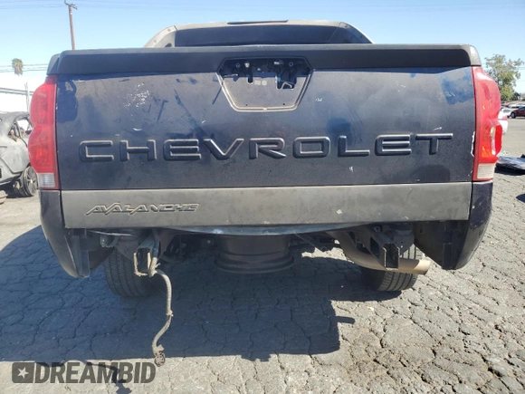 2005 Chevrolet Avalanche LS with VIN 3GNEC12Z55G280829, listed as a Copart auction lot 77655274 with 200,084 mi miles and Clean Title. Bid and sale history available at DreamBid. Image 6.