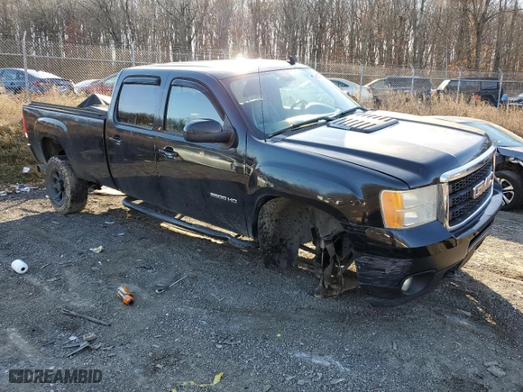 2011 GMC Sierra 2500HD SLT with VIN 1GT121E8XBF127762, listed as a Copart auction lot 85127484 with 90,453 mi miles and Salvage Title. Bid and sale history available at carsss.com. Image 4.