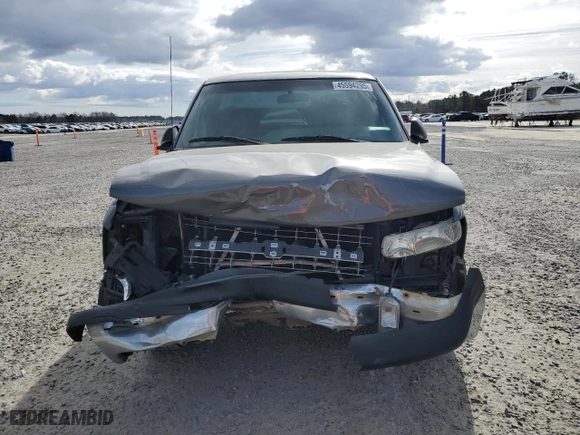 2000 Chevrolet Silverado 1500 with VIN 1GCEC14W7YZ296160, listed as a Copart auction lot 45594295 with 273,596 mi miles and Salvage Title. Bid and sale history available at carsss.com. Image 5.