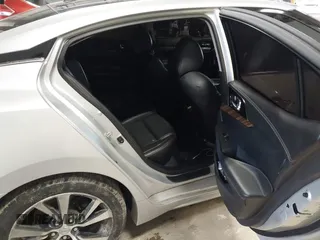 2016 Nissan Maxima SL with VIN 1N4AA6AP6GC384851, listed as a IAAI auction lot 41663659 with 127,247 mi miles and . Bid and sale history available at DreamBid. Image 8.
