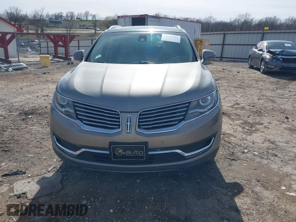 2016 Lincoln MKX Reserve with VIN 2LMTJ8LR0GBL53544, listed as a IAAI auction lot 41729454 with 92,068 mi miles. Bid and sale history available at carsss.com. Image 12.