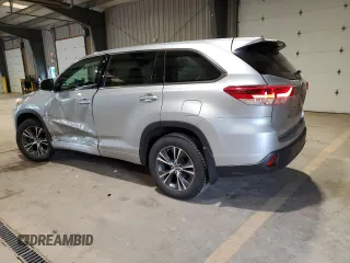 2018 Toyota Highlander LE z VIN 5TDBZRFH5JS889246, wystawiony jako Copart lot #57816195 z przebiegiem 50 747 mil mil oraz Szkoda całkowita • Salvage title. Historia ofert i sprzedaży dostępna na DreamBid. Obrazek 2.