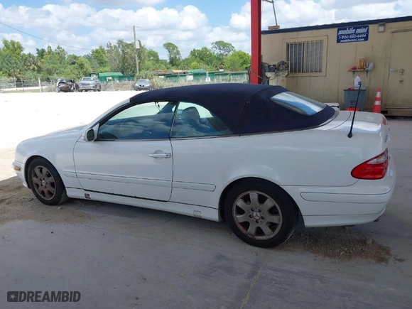 2002 Mercedes-Benz CLK-Class with VIN WDBLK65G72T110575, listed as a IAAI auction lot 41950872 with 171,928 mi miles. Bid and sale history available at carsss.com. Image 14.