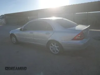 2002 Mercedes-Benz C 230/260/280/320 z VIN WDBRF64JX2F216450, wystawiony jako Copart lot #85496134 z przebiegiem 150 874 mil mil oraz Szkoda całkowita • Salvage title. Historia ofert i sprzedaży dostępna na DreamBid. Obrazek 2.
